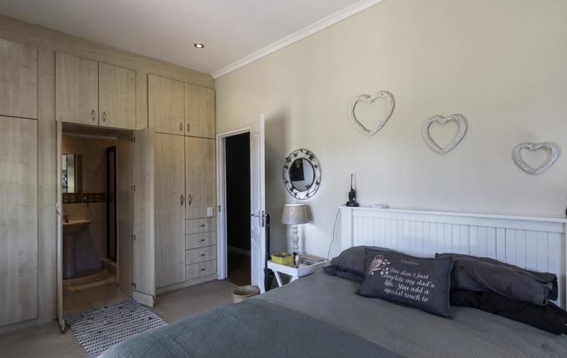 4 Bedroom Property for Sale in Gordons Bay Western Cape